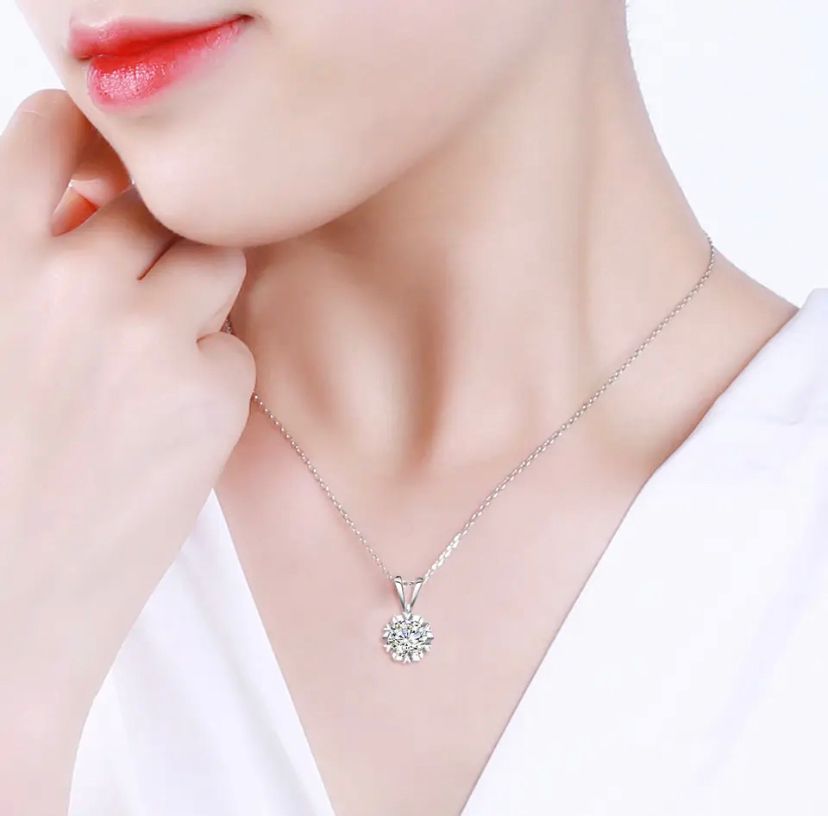 Daisy Philip Moissanite Diamond Necklace,1 Carat Sterling Silver Necklace Sparkling Gifts For Her