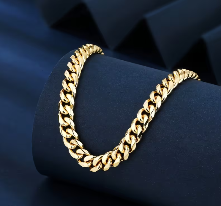 Daisy Philip 10mm Gold cuban link chain